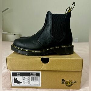 Dr. Martens 2976 Chelsea Boot in Black Women’s Size 7